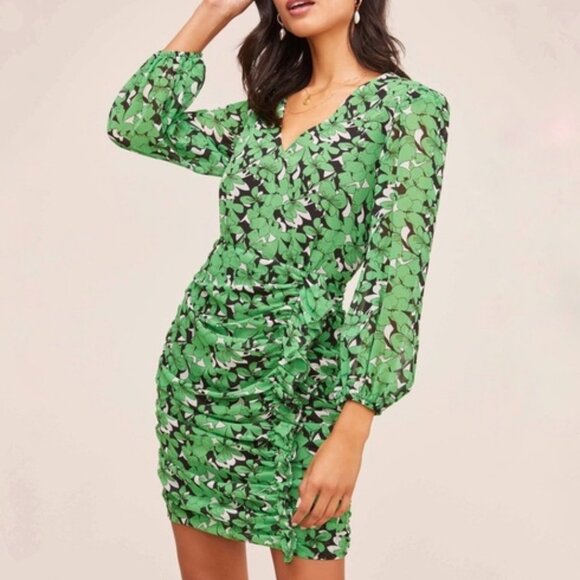 ASTR the Label // Shirred Green Floral Ruched Dress XS - Picture 1 of 8